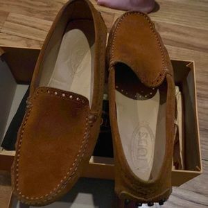 Tan suede loafers, front a little worn size 39 Tod’s